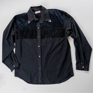 Wagon wheels vintage western shirt with lace and fringe and silver collar tips